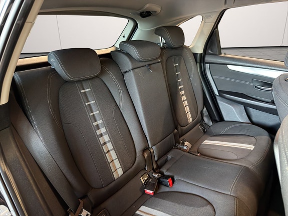BMW 225xe 12 of 25