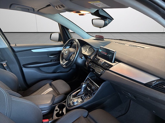 BMW 225xe 14 of 25