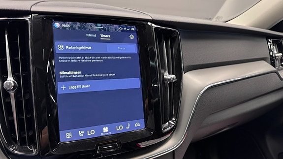 Volvo XC60 14 of 21