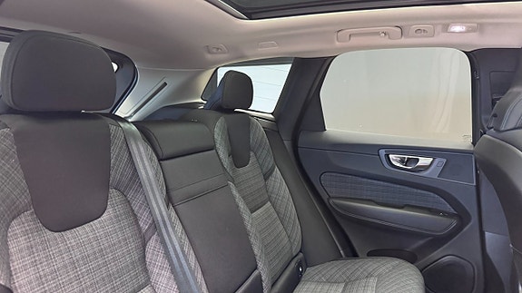 Volvo XC60 11 of 21