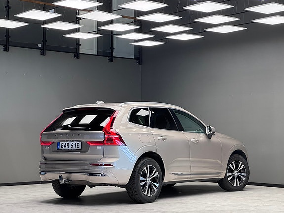 Volvo XC60 2 of 21