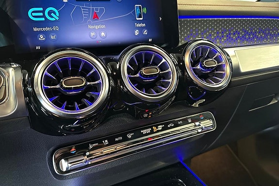 Mercedes-Benz EQB250+ 13 of 16