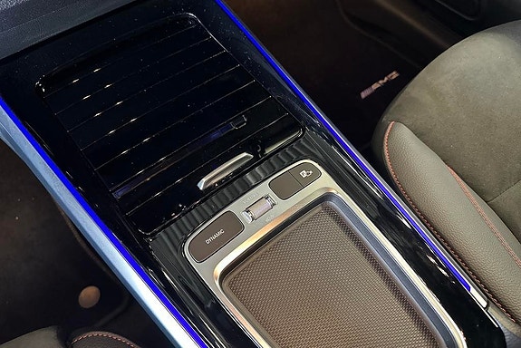 Mercedes-Benz EQB250+ 12 of 16