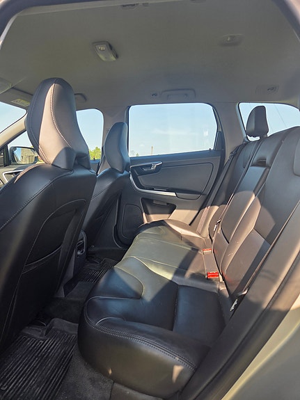Volvo XC60 5 of 7
