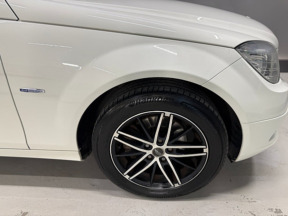 Mercedes-Benz C180 9 of 20