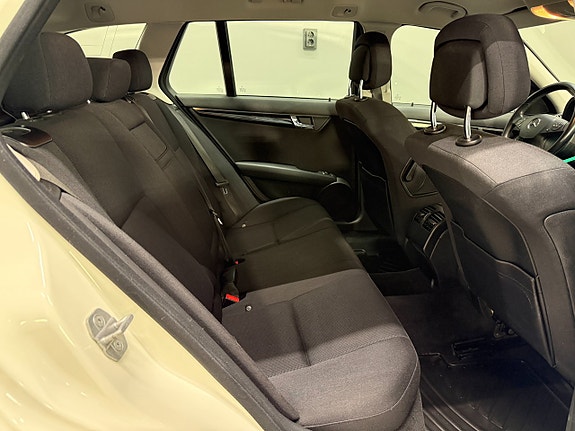 Mercedes-Benz C180 13 of 20