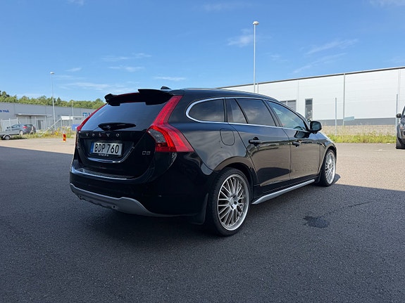 Volvo V60 10 of 30
