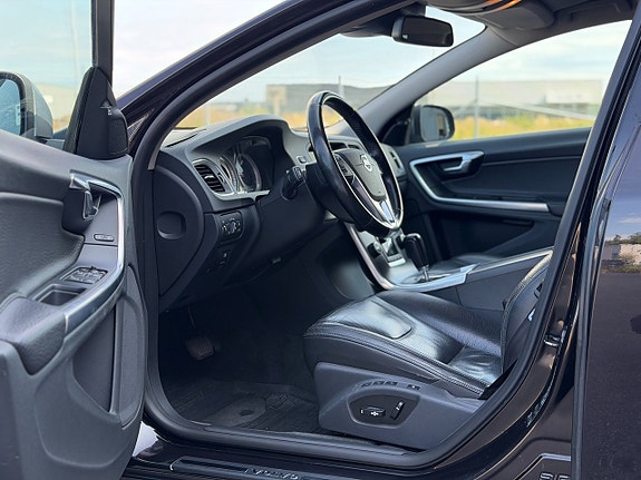 Volvo V60 12 of 30