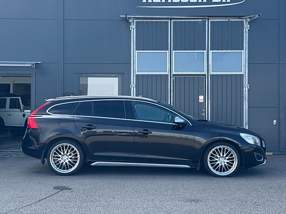 Volvo V60 5 of 30