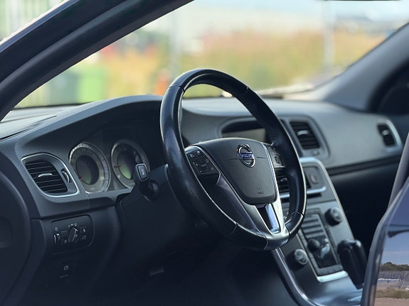 Volvo V60 13 of 30