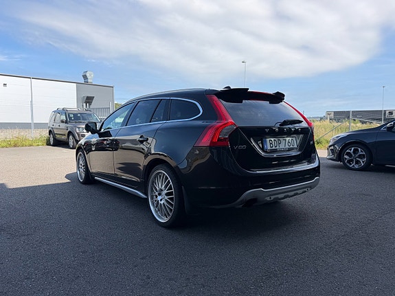 Volvo V60 8 of 30