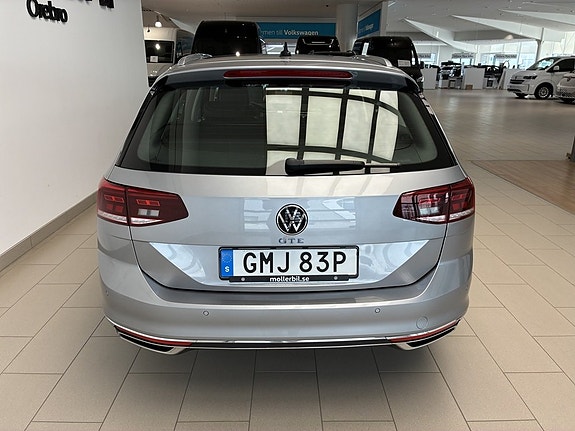 Volkswagen Passat 7 of 20