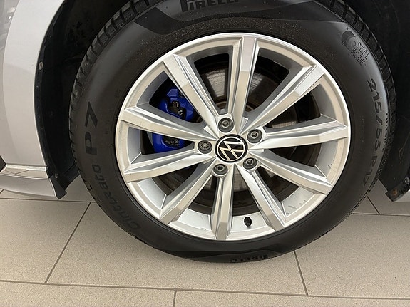 Volkswagen Passat 19 of 20