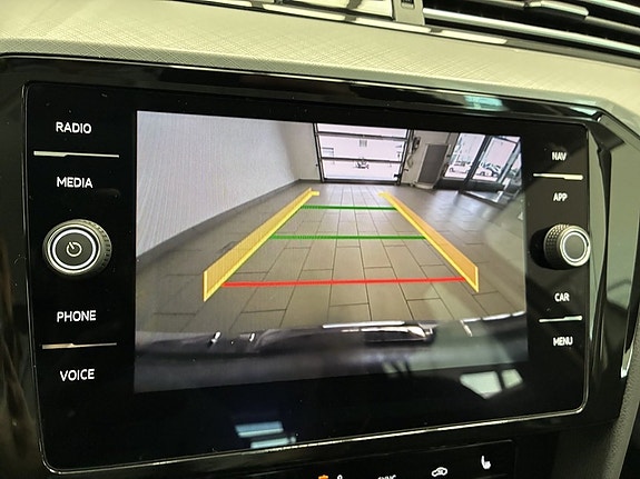Volkswagen Passat 15 of 20