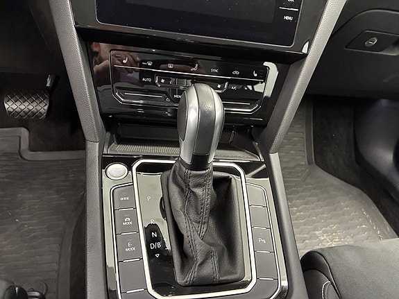 Volkswagen Passat 13 of 20