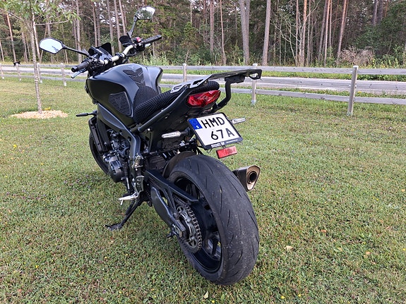 Yamaha MT-09 3 of 6