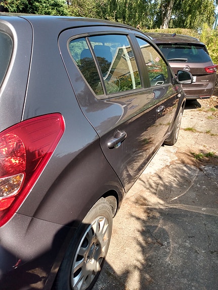 Hyundai i20 2 of 6