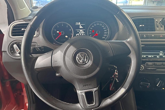 Volkswagen Polo 13 of 15