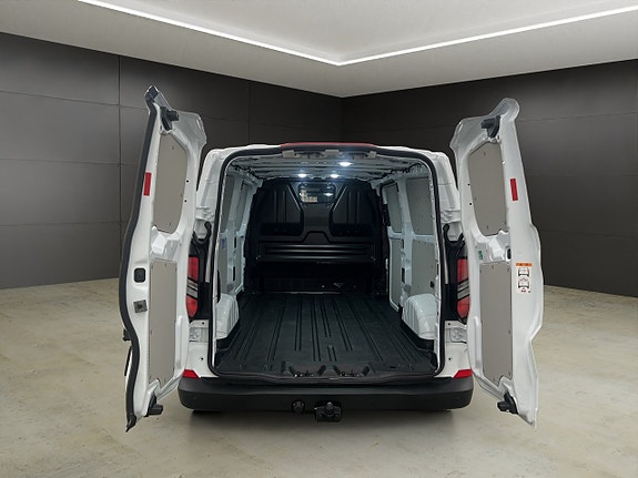 Ford Transit Custom 11 of 30