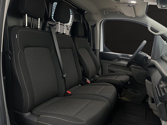 Ford Transit Custom 28 of 30