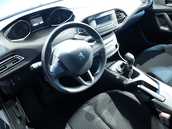 Peugeot 308 6 of 8
