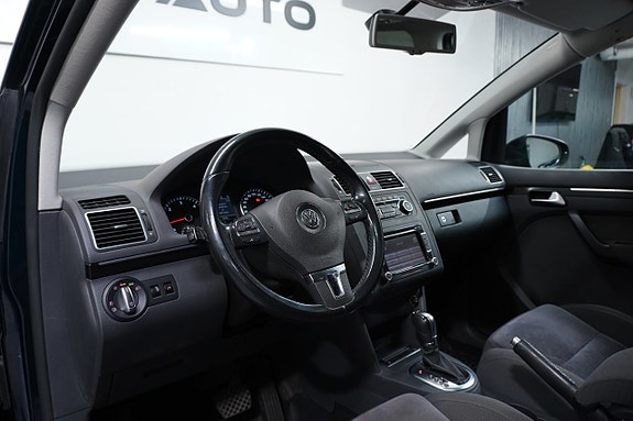 Volkswagen Touran 12 of 25