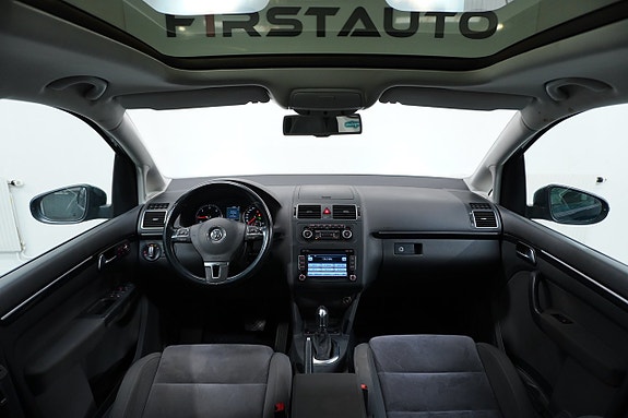Volkswagen Touran 7 of 25