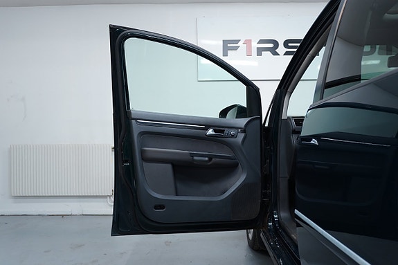 Volkswagen Touran 6 of 25