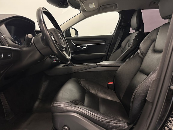 Volvo V90 Cross Country 11 of 26