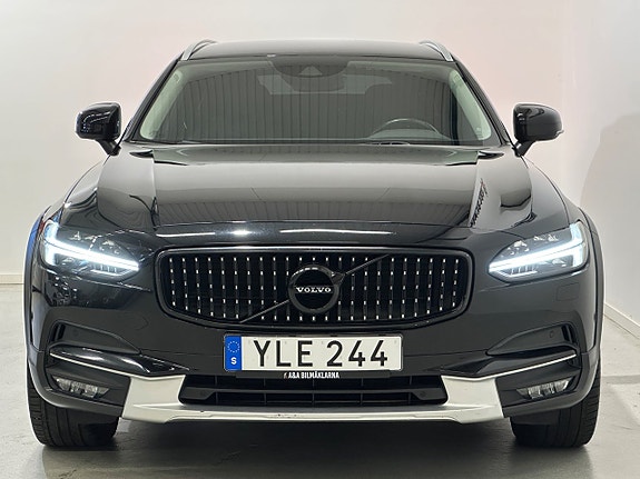 Volvo V90 Cross Country 3 of 26