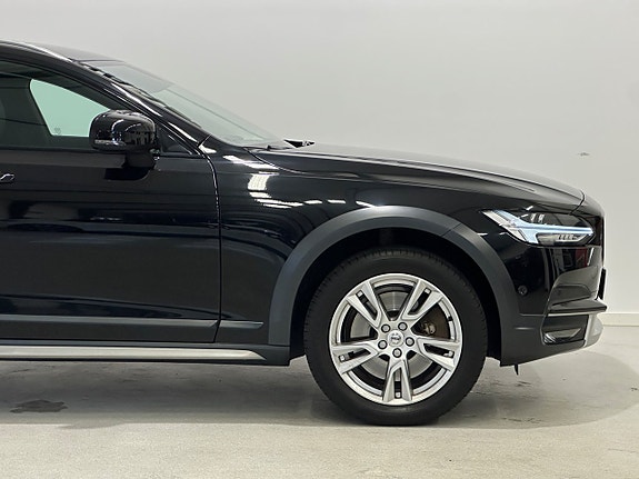 Volvo V90 Cross Country 5 of 26