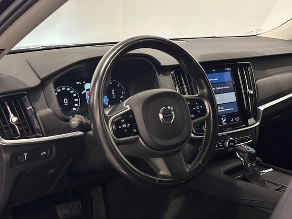 Volvo V90 Cross Country 10 of 26