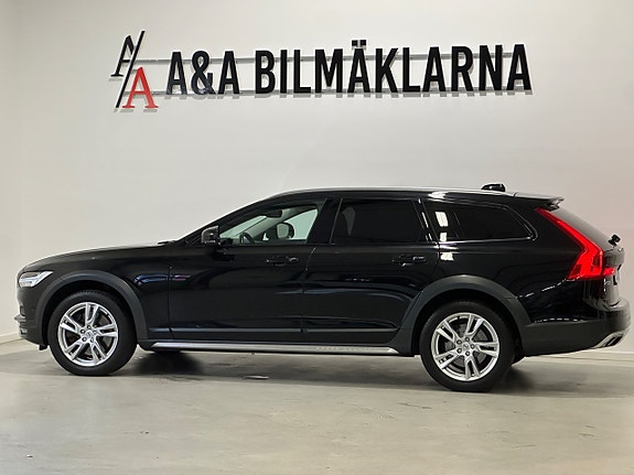 Volvo V90 Cross Country 8 of 26