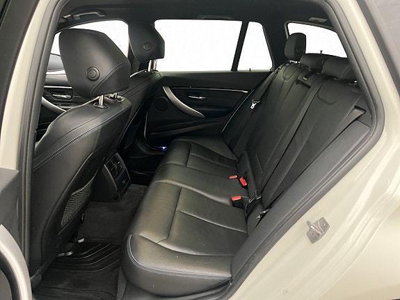 BMW 320d 26 of 30