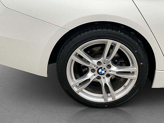 BMW 320d 30 of 30
