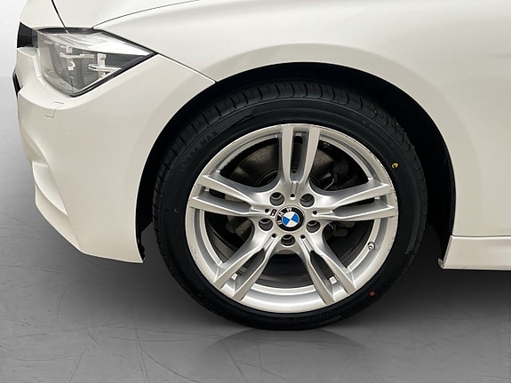 BMW 320d 28 of 30