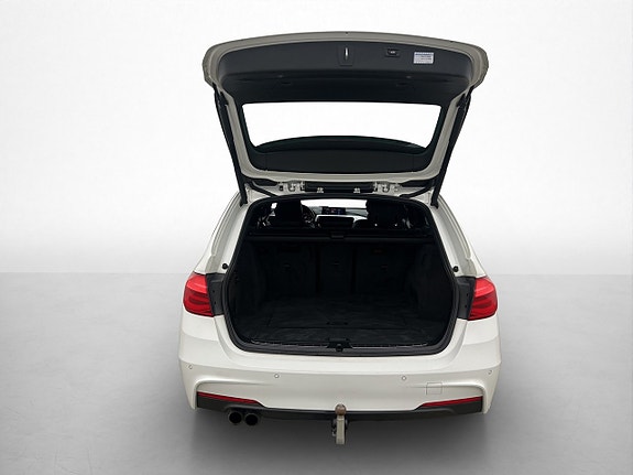 BMW 320d 27 of 30