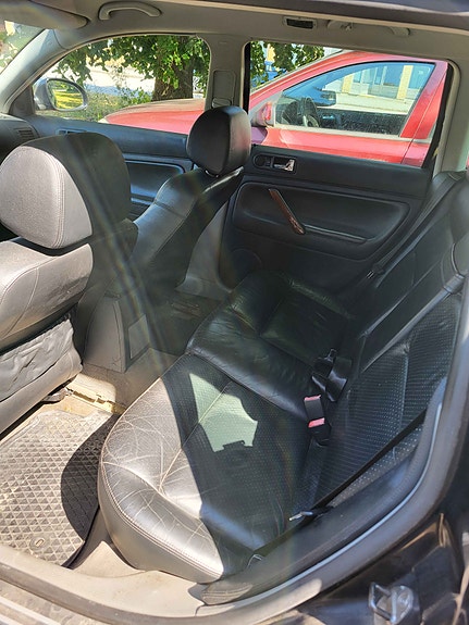 Volkswagen Passat 7 of 9