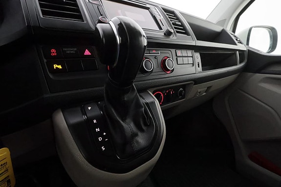Volkswagen Transporter 14 of 24