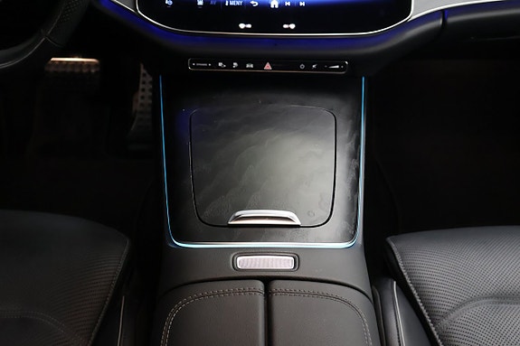 Mercedes-Benz E300 de 23 of 25