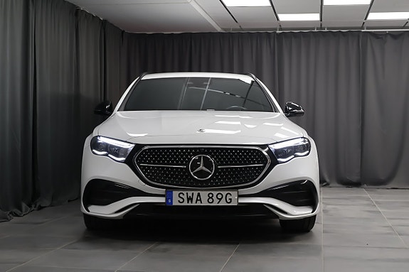 Mercedes-Benz E300 de 3 of 25