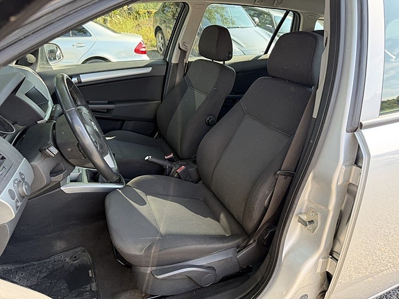 Opel Astra 14 of 16