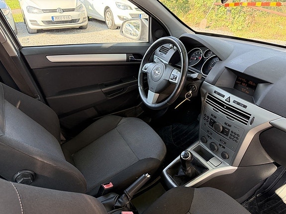 Opel Astra 11 of 16