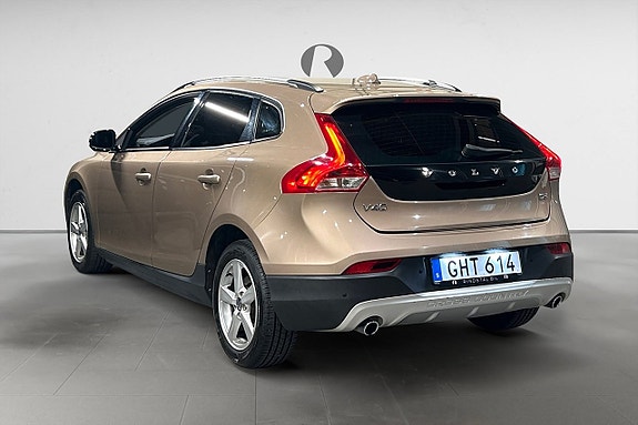 Volvo V40 Cross Country 4 of 17