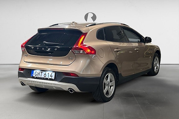 Volvo V40 Cross Country 6 of 17