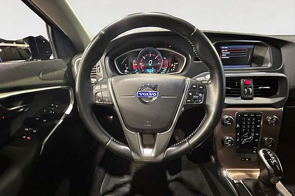 Volvo V40 Cross Country 13 of 17