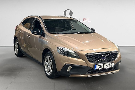 Volvo V40 Cross Country 8 of 17