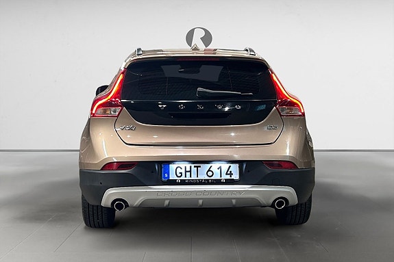Volvo V40 Cross Country 5 of 17