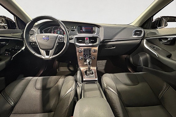 Volvo V40 Cross Country 11 of 17