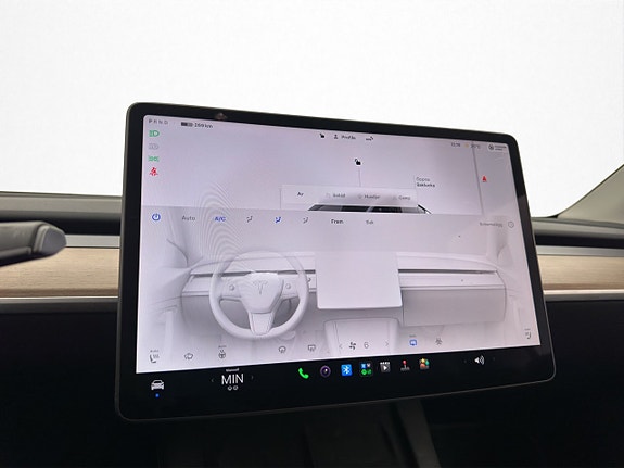 Tesla Model Y 22 of 30